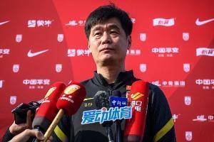记者：国内球员看教练组豪赌归化自然心气不足，不能赖球员不拼吧