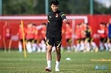 【国足集训图集】郑指导上线!郑智身着教练服指挥国脚训练