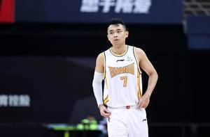 三分帅!原帅17中10&三分10中5得到25分 正负值高达+20