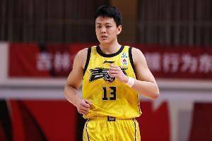 活久见!吉林全场仅6人轮换 4人出场时间39+ 三人得分20+
