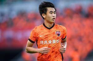 粤媒:若戴伟浚以转会形式离队,将为深足带来一大笔转会费