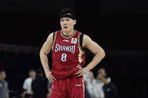 拼搏精神尽显!张宁得到21分8板0失误 最后时刻逼抢造成违体
