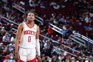连续5场30+终结!杰伦-格林10投3中仅得8分6板3助 出现5次失误