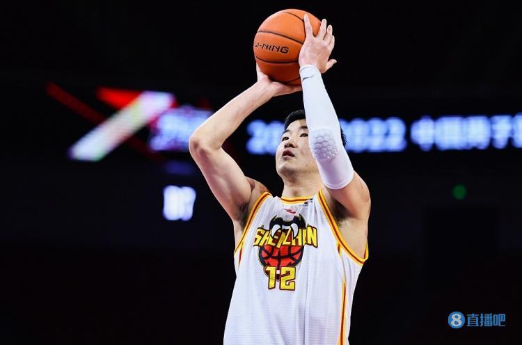 弹尽粮绝！顾全12中6&罚球10中7拿下19分6板4断 两次拼到受伤