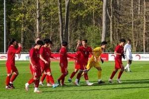越南U17队6-0大胜U17门兴 3胜1平1负结束德国拉练
