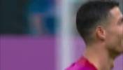 SPORT·TV:C罗赛后微笑着跟裁判比划 他感觉这球他的头碰到了