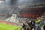 开场嘲讽💥💥米兰南看台Tifo：&ldquo;老鼠&rdquo;偷走意甲20冠