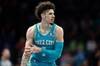 效率低！拉梅洛-鲍尔半场17投仅4中拿到10分 三分10中2