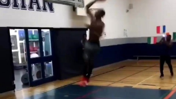 NBA球星训练中的扣篮有多炸裂!!😱