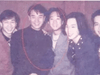 想问一下当年，张国荣跟黄家驹，谁比较红一点？