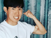 杨世元表演肌肉夹碎鸡蛋,结果……